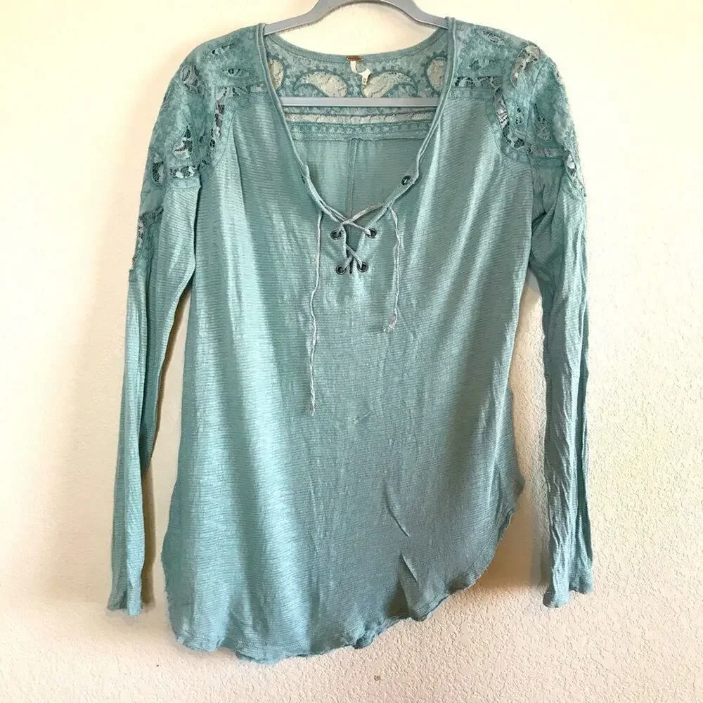 Free people‎ asymmetrical hem crochet long sleeve